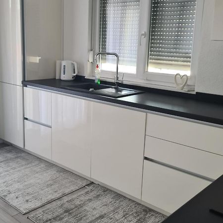 Apartment Merry - Free Garage & Parking Mostar Eksteriør billede