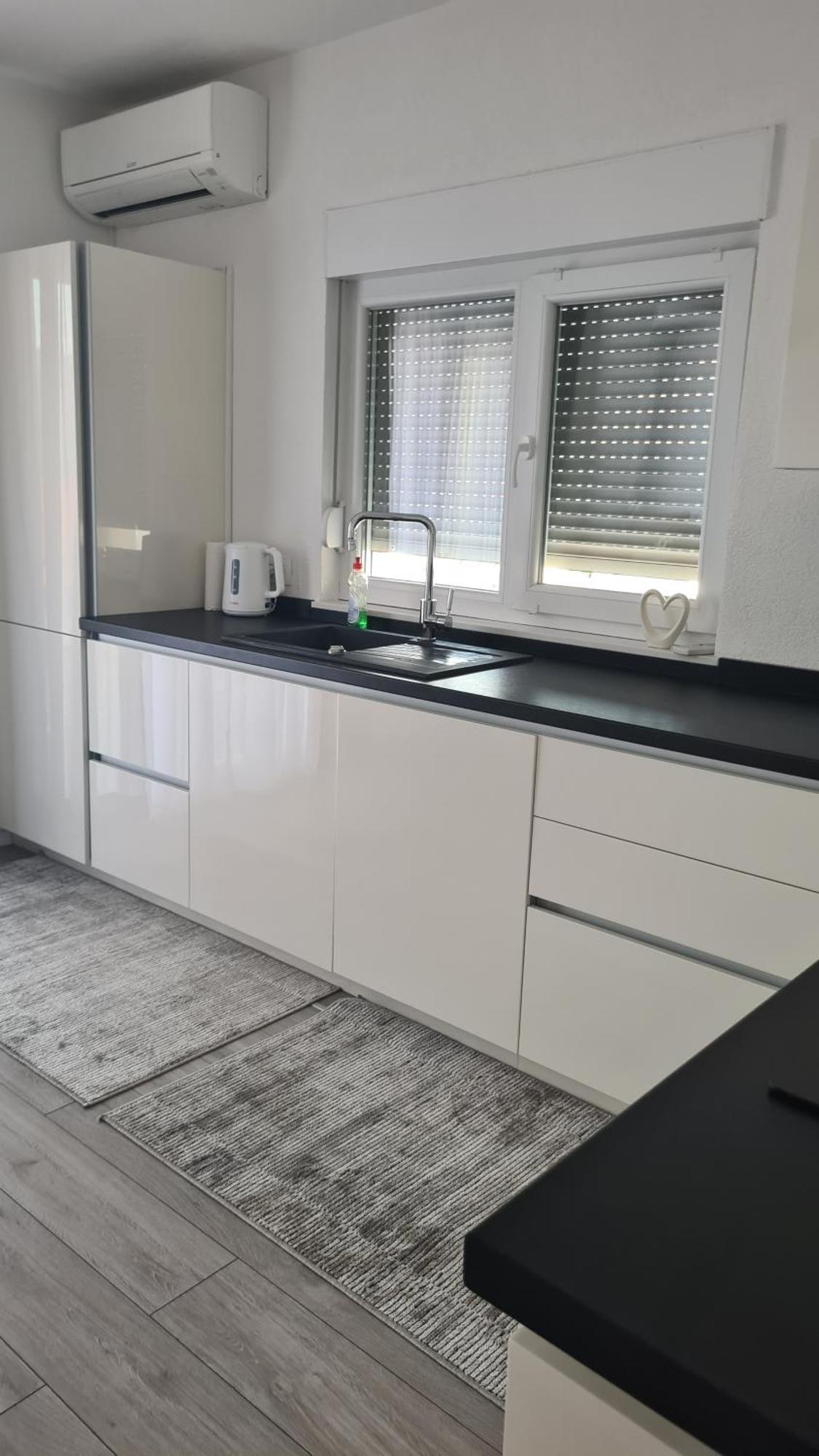 Apartment Merry - Free Garage & Parking Mostar Eksteriør billede
