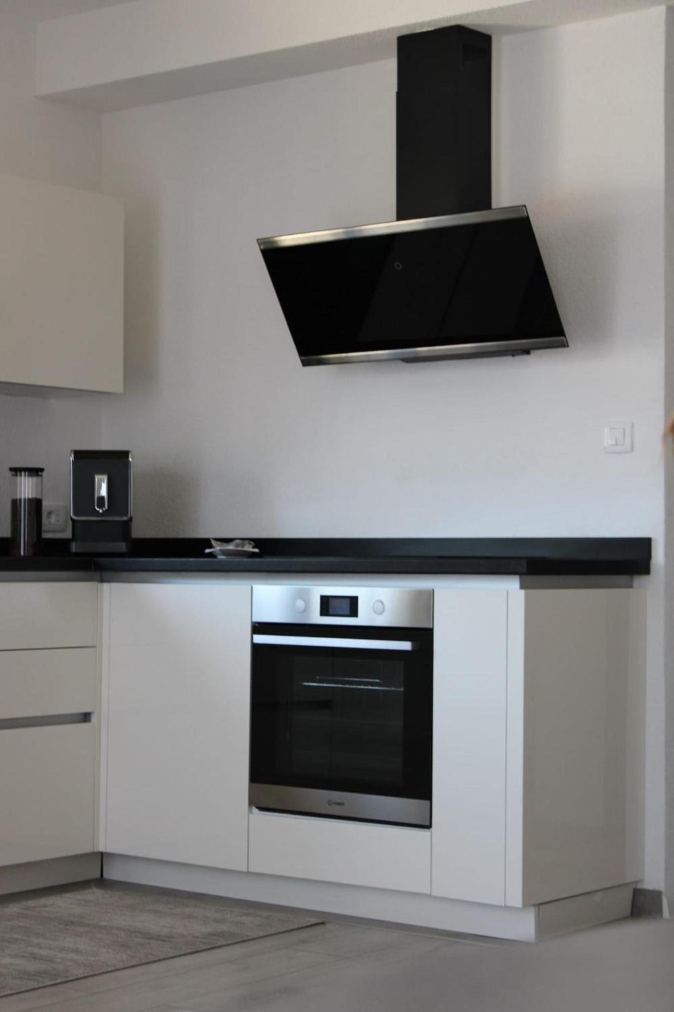 Apartment Merry - Free Garage & Parking Mostar Eksteriør billede