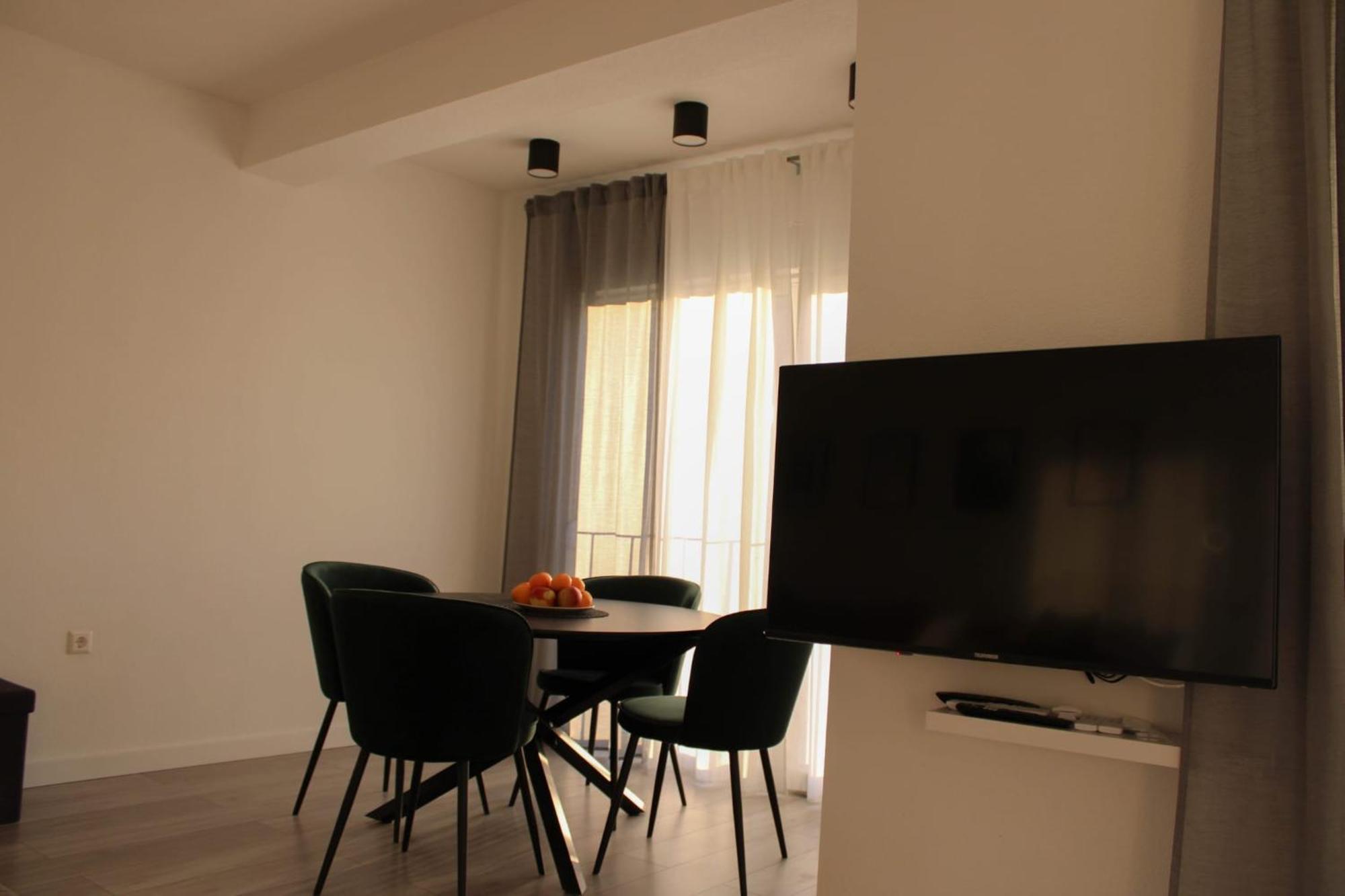 Apartment Merry - Free Garage & Parking Mostar Eksteriør billede