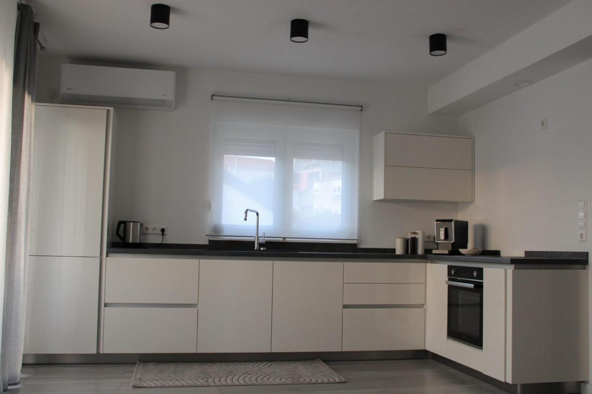 Apartment Merry - Free Garage & Parking Mostar Eksteriør billede